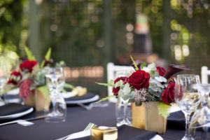 Wedding table trendy black and gold decor